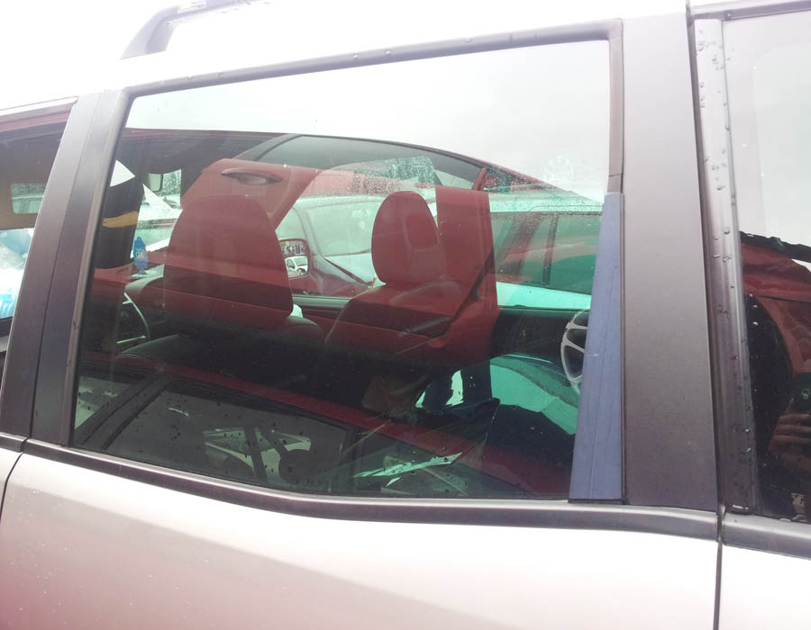 Nissan Terrano SVE TD door-window-glass-passenger-side-rear